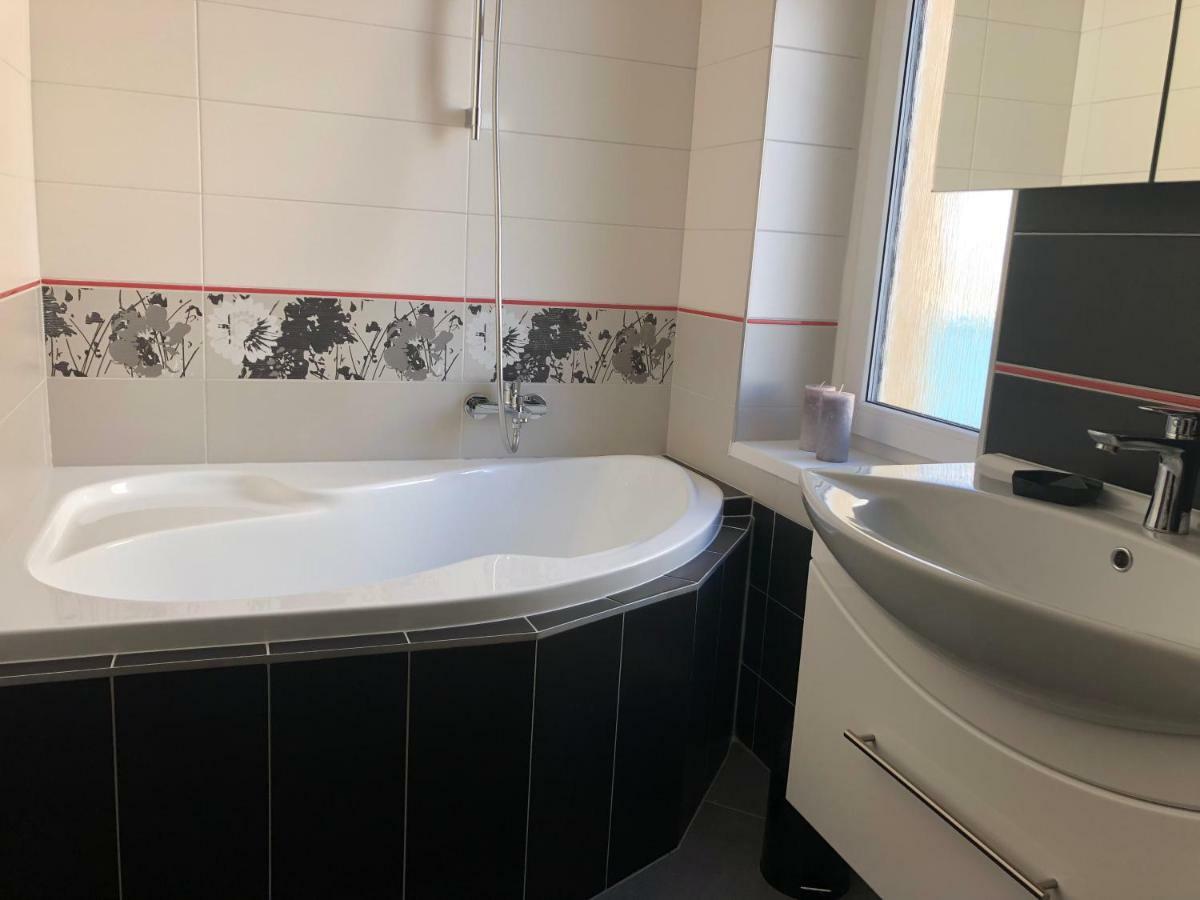Lili Apartman Marianske Lazne Exterior foto